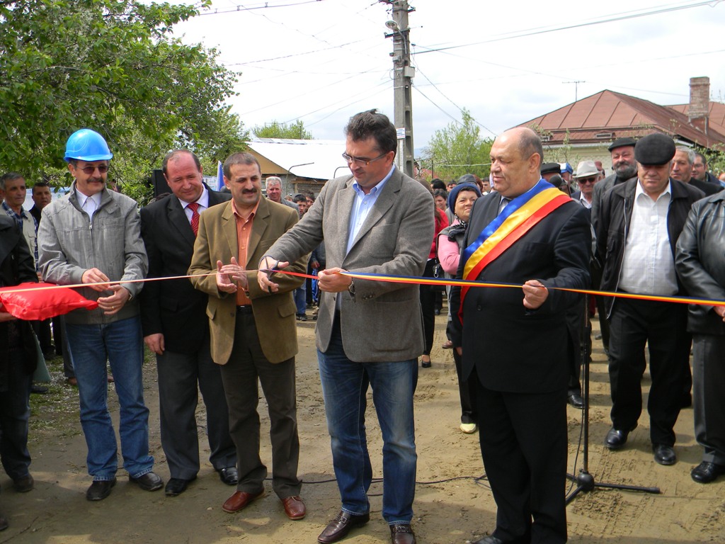 Marian Opişan a inaugurat lucrările de reabilitarea şi extindere a reţelei de alimentare cu apă si canalizare din Panciu